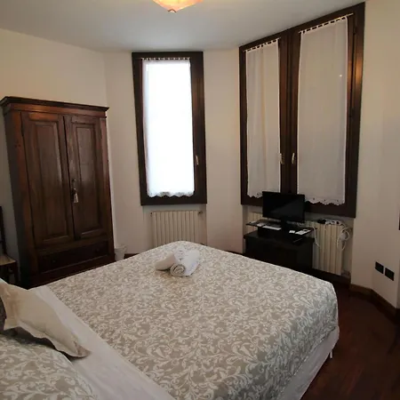 Vila Le Rondini By Interhome