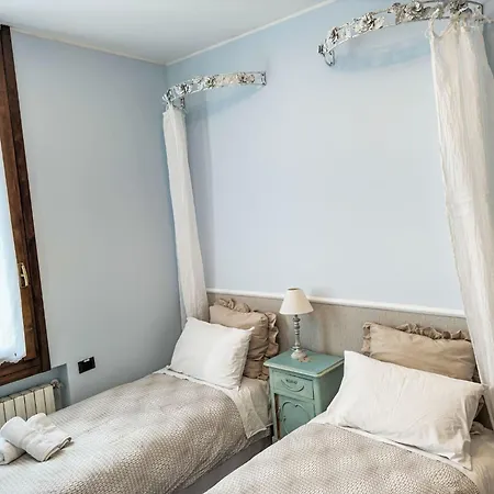 Le Rondini By Interhome Castronno