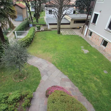 Villa Le Rondini By Interhome Castronno